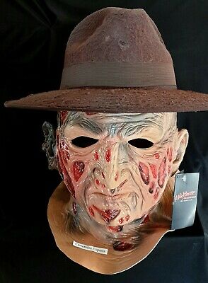 Freddy Krueger w kapeluszu Lateksowa maska ​​Deluxe z kapeluszem Koszmar z ulicy Wiązów