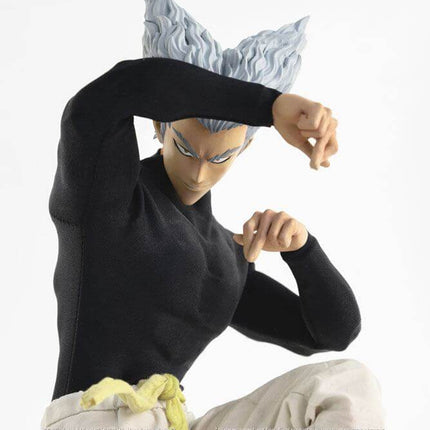 One Punch Man FigZero Action Figure 1/6 Garou 30 cm - DECEMBER 2021