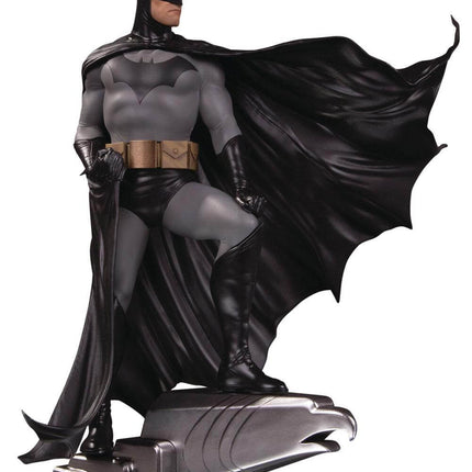 Batman by Alex Ross Deluxe DC Designer Series Statuetka 1/6 35 cm