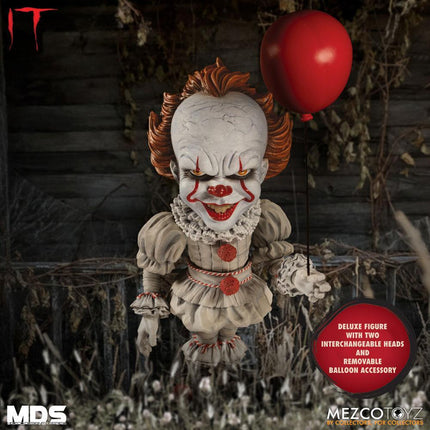 Figurine articulée Pennywise MDS Deluxe Stephen Kings It 2017 15 cm Mezco