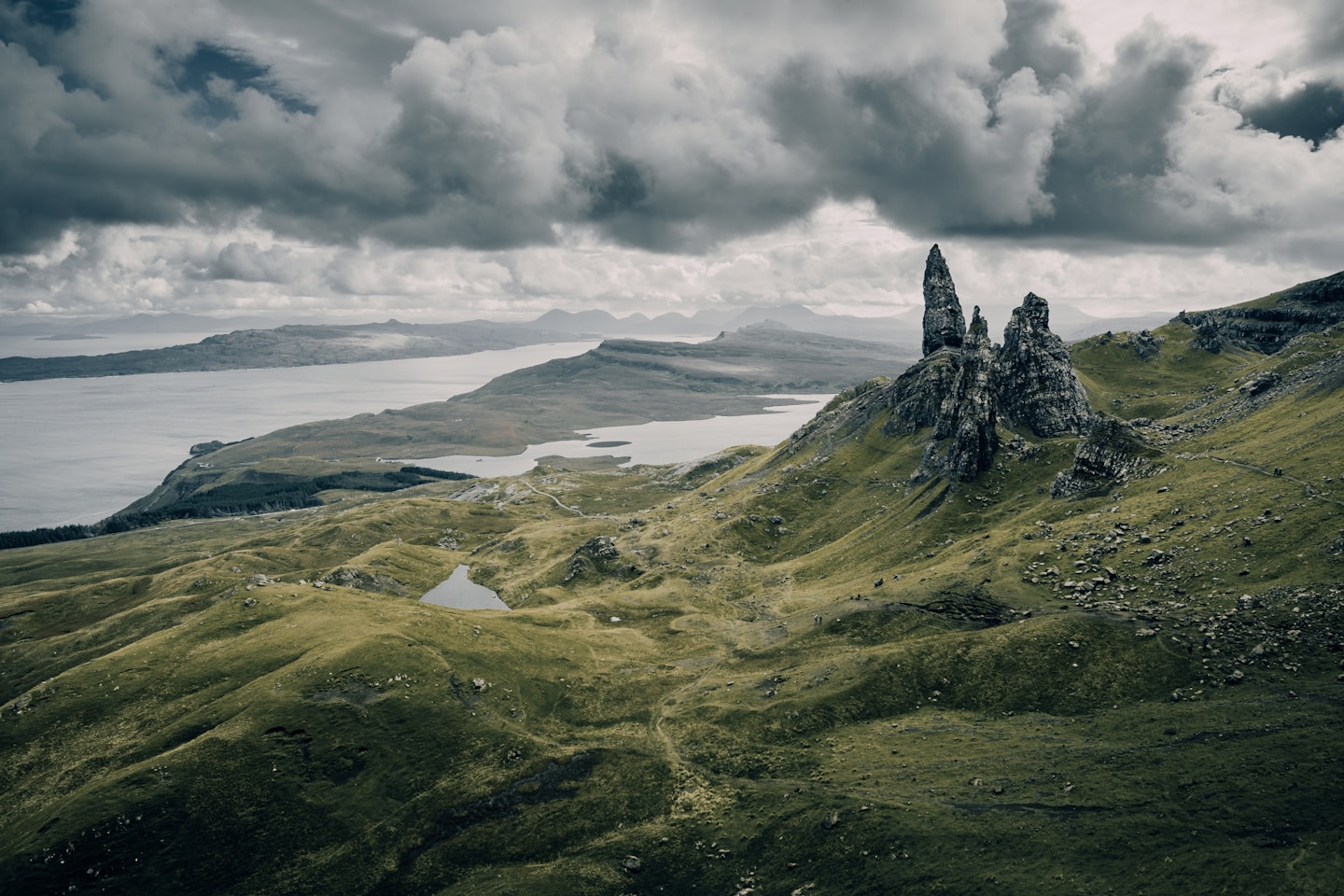Hiked around 1 and a half hours up the mountains of Skye to check out the iconic view of the Old Man of Storr.